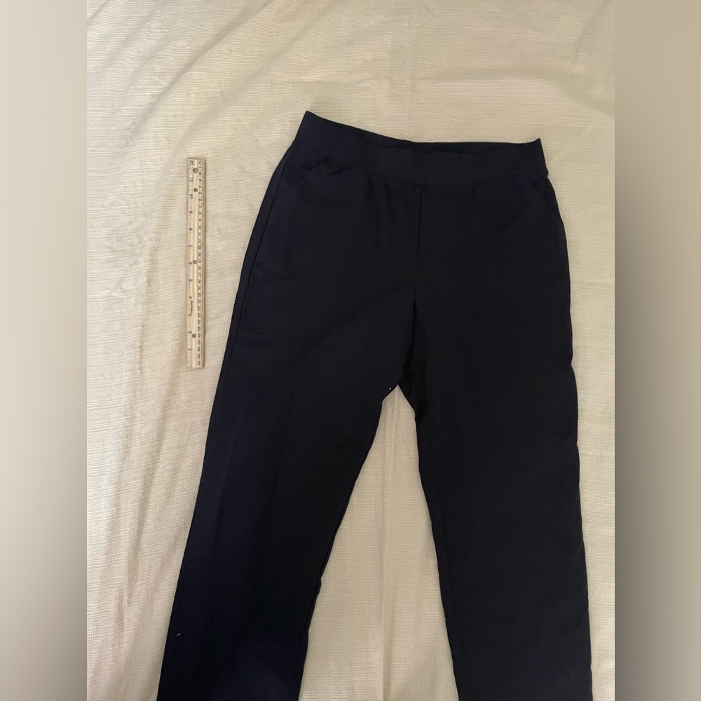Black Karen Scott sport pants with pockets! Size small in women’s!